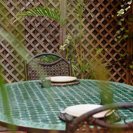 Ground Floor Holiday Apartment With Terrace And Pool In Puerto Banus, Marbella Kültér fotó
