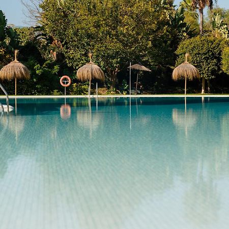 Ground Floor Holiday Apartment With Terrace And Pool In Puerto Banus, Marbella Kültér fotó