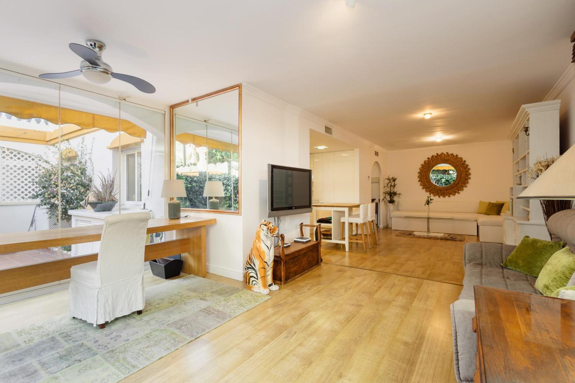 Ground Floor Holiday Apartment With Terrace And Pool In Puerto Banus, Marbella Kültér fotó