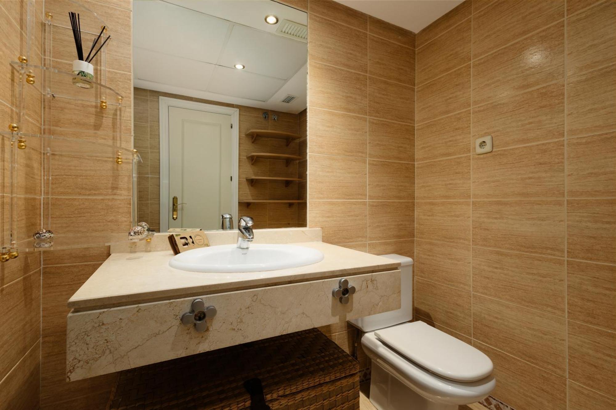 Ground Floor Holiday Apartment With Terrace And Pool In Puerto Banus, Marbella Kültér fotó