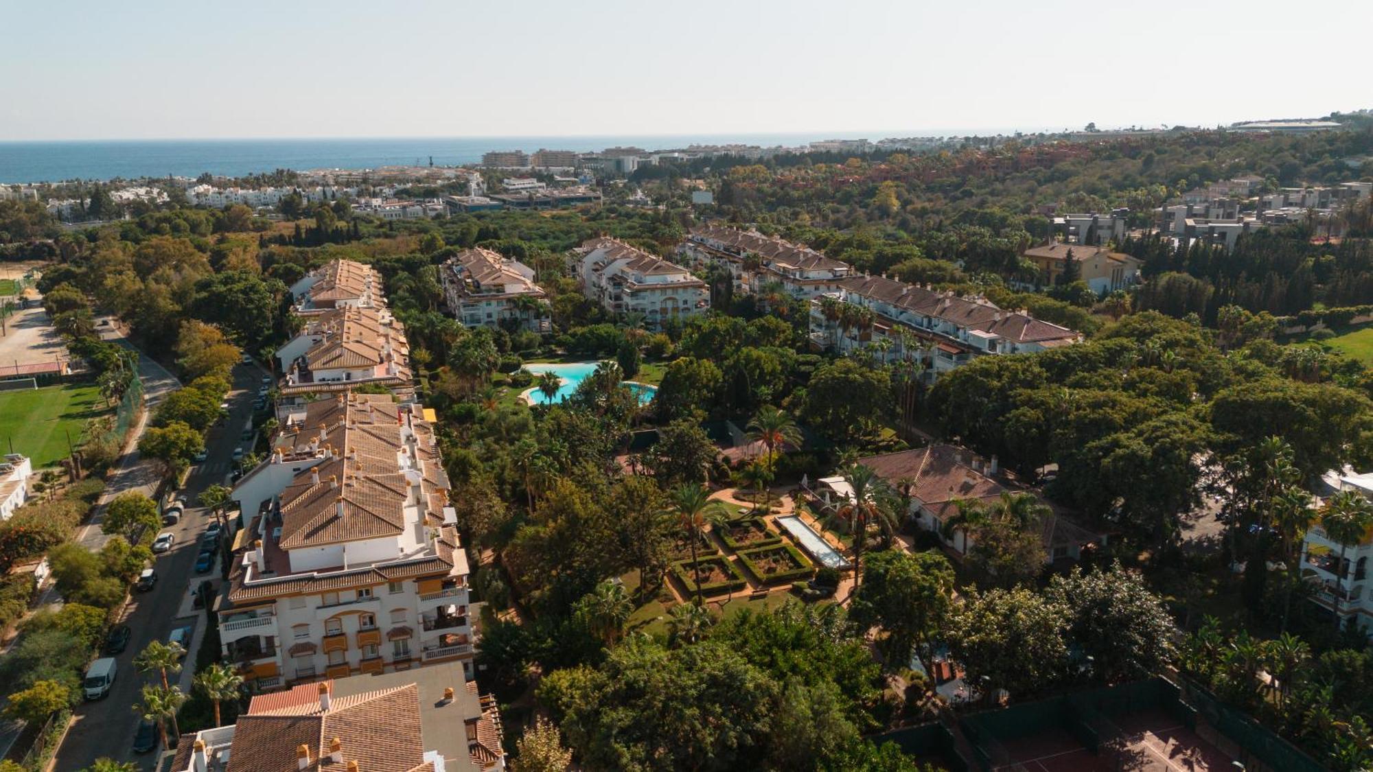 Ground Floor Holiday Apartment With Terrace And Pool In Puerto Banus, Marbella Kültér fotó