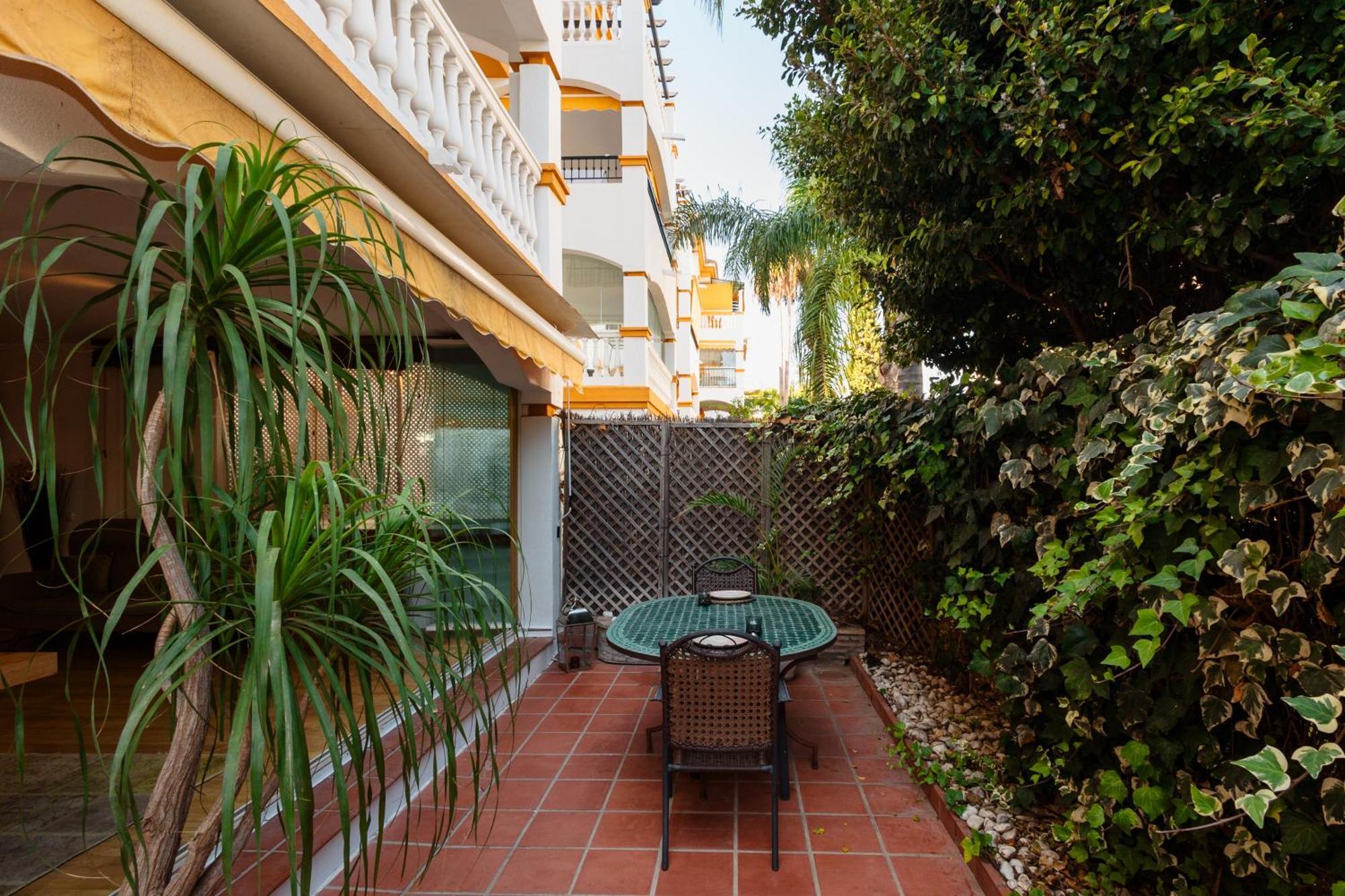 Ground Floor Holiday Apartment With Terrace And Pool In Puerto Banus, Marbella Kültér fotó